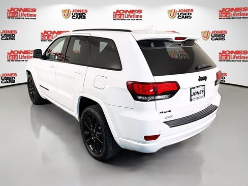 Used 2019 Jeep Grand Cherokee Altitude AWD/4WD image 2