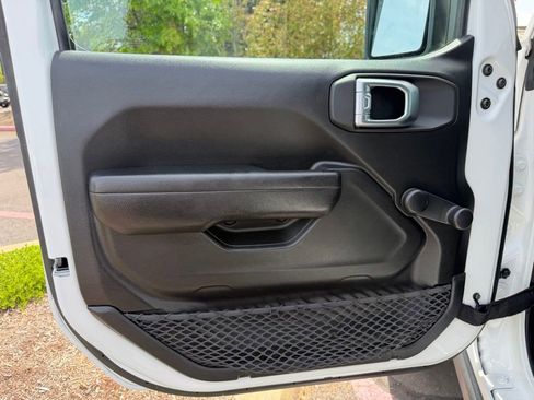 Used 2023 Jeep Wrangler Sport AWD/4WD image 11
