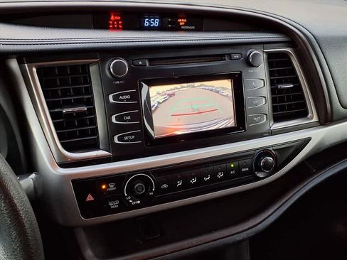 Used 2019 Toyota Highlander LE image 22