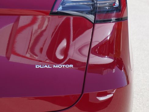Used 2023 Tesla Model Y Long Range AWD/4WD image 10