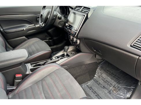 Used 2024 Mitsubishi Outlander Sport SE image 18