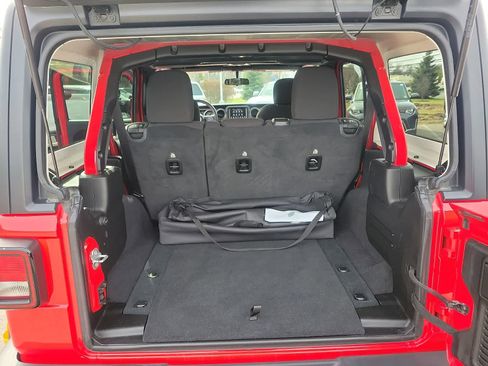 Used 2023 Jeep Wrangler Unlimited Sport AWD/4WD image 24