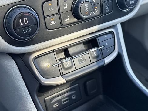 Used 2024 GMC Terrain Denali w/ Denali Premium Package image 24