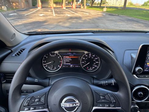 Used 2025 Nissan Sentra SV FWD image 29