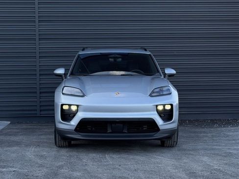 New 2025 Porsche Macan Electric image 10