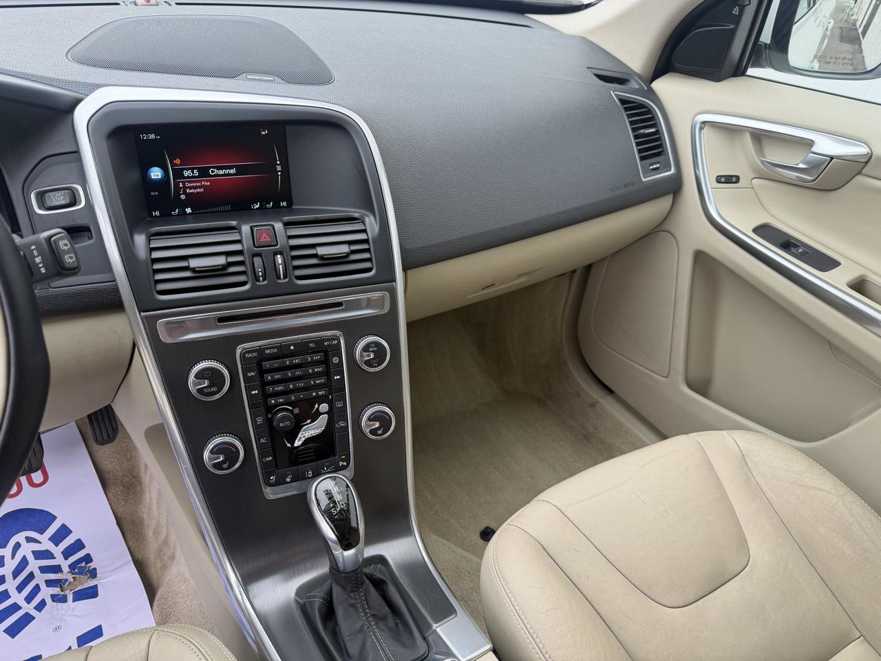 Used 2015 Volvo XC60 T5 Platinum AWD/4WD image 12