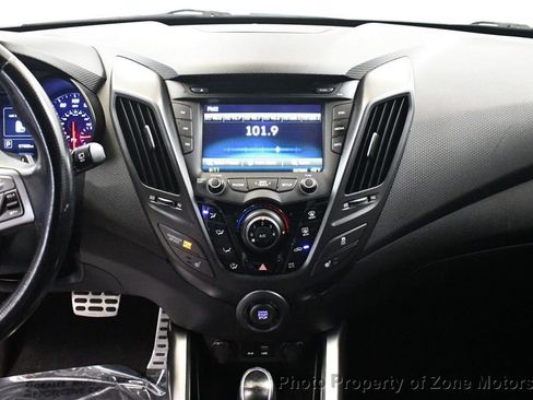 Used 2016 Hyundai Veloster Turbo image 21