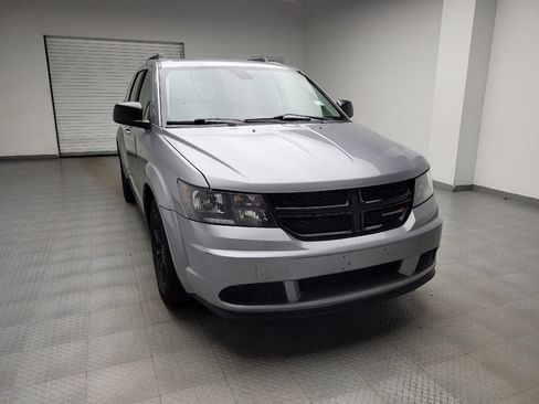 Used 2020 Dodge Journey SE w/ SE Popular Equipment Group FWD image 14