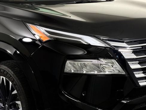 Used 2026 Nissan Rogue Platinum w/ Platinum Premium Package AWD/4WD image 15