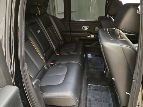 Certified 2025 Rolls-Royce Cullinan Black Badge AWD/4WD image 23