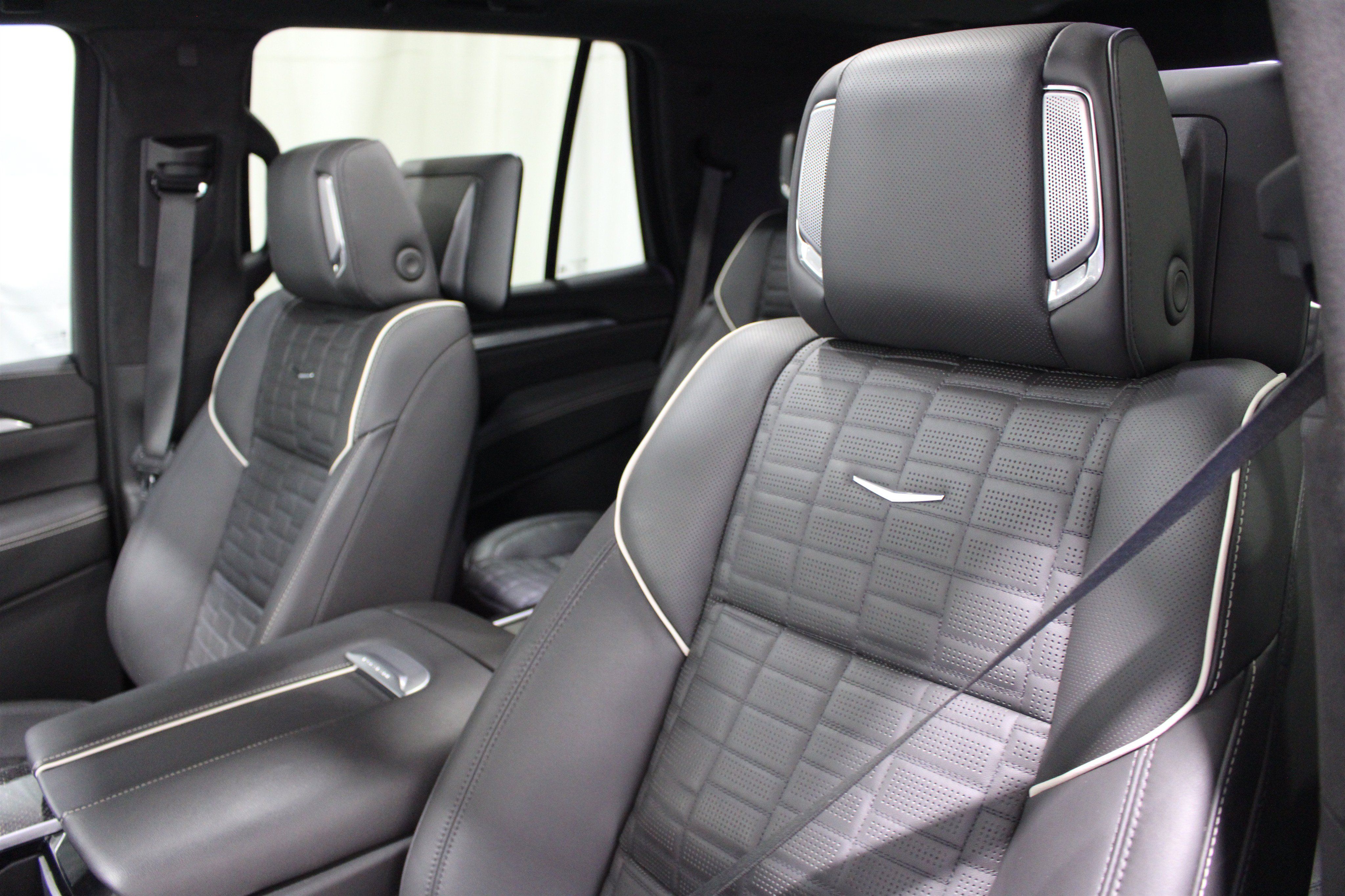 Certified 2025 Cadillac Escalade V AWD/4WD image 4