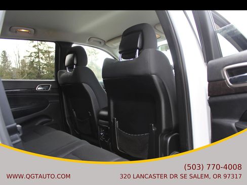 Used 2013 Jeep Grand Cherokee Laredo AWD/4WD image 18