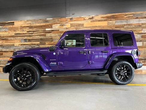 Used 2023 Jeep Wrangler Unlimited Sahara w/ Cold Weather Group AWD/4WD image 30