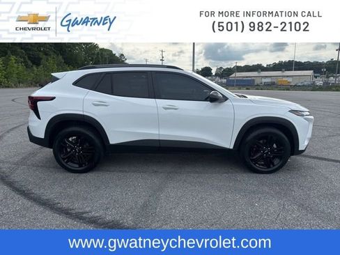 Used 2025 Chevrolet Trax ACTIV w/ Driver Confidence Package FWD image 4