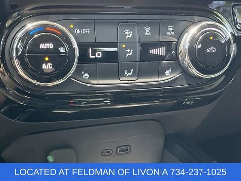 Used 2024 Chevrolet Trax LT w/ Driver Confidence Package FWD image 17