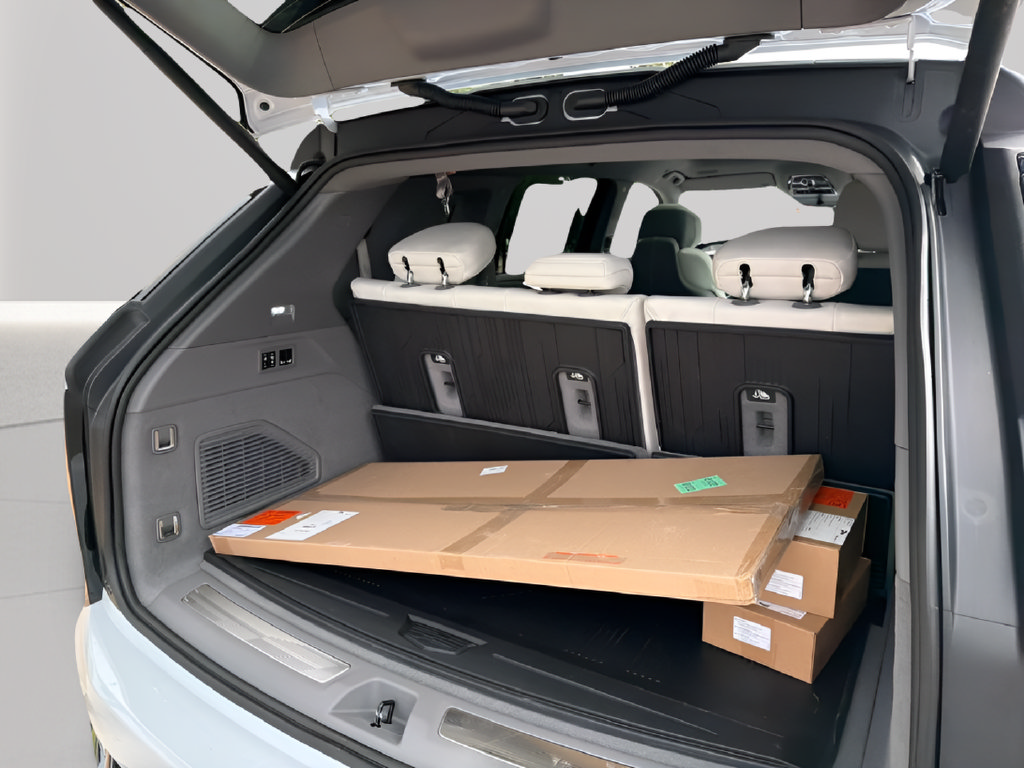 New 2026 Cadillac Escalade IQ Sport 1 w/ LPO, Floor Liner Package AWD/4WD image 40