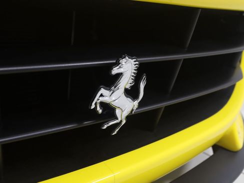 Used 2022 Ferrari Portofino M RWD image 22