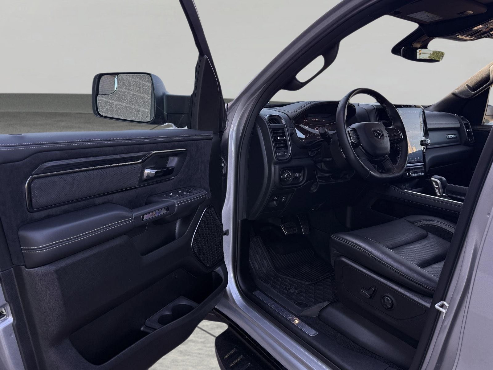 Used 2025 RAM 1500 RHO AWD/4WD image 19