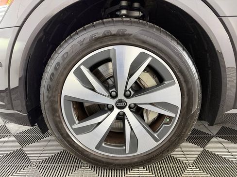 Used 2024 Audi Q8 e-tron Premium Plus w/ Premium Plus Package AWD/4WD image 11
