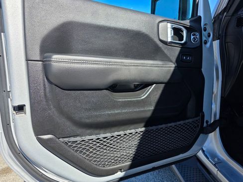 Used 2023 Jeep Wrangler Unlimited Sahara w/ Cold Weather Group image 13