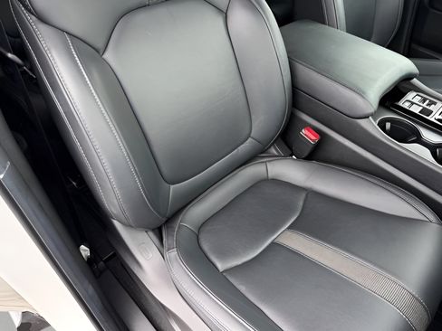 Used 2025 Honda Pilot EX-L image 17