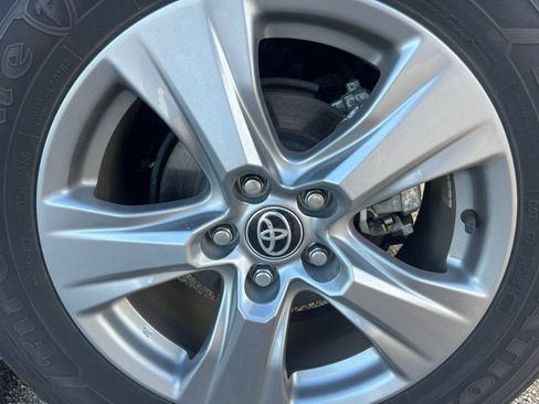 Used 2025 Toyota RAV4 LE AWD/4WD image 16