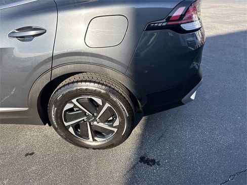 Used 2023 Kia Sportage LX image 7