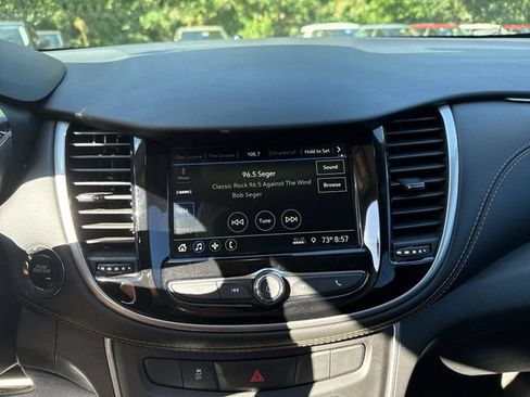 Used 2019 Chevrolet Trax LT w/ LT Convenience Package AWD/4WD image 16