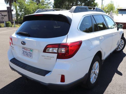 Used 2015 Subaru Outback 2.5i Premium w/ Popular Package #2 AWD/4WD image 8