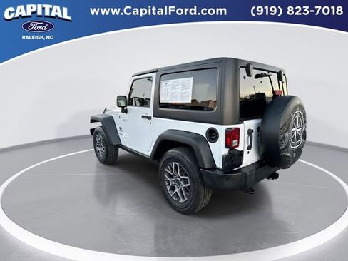 Used 2018 Jeep Wrangler Rubicon w/ Power Convenience Group image 6