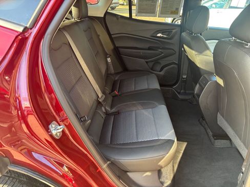 Used 2025 Chevrolet Trax LT image 23