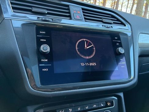 Used 2020 Volkswagen Tiguan SEL image 29