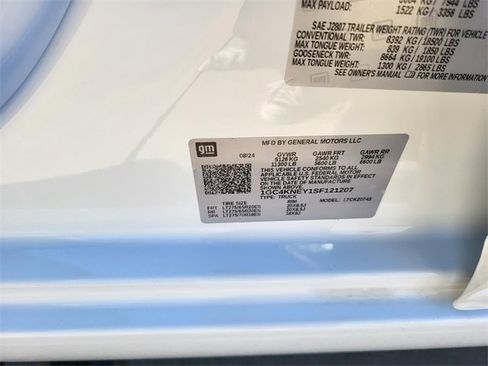 Used 2025 Chevrolet Silverado 2500 LT image 29