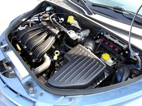 Used 2007 Chrysler PT Cruiser Convertible w/ Spring Special Group image 24