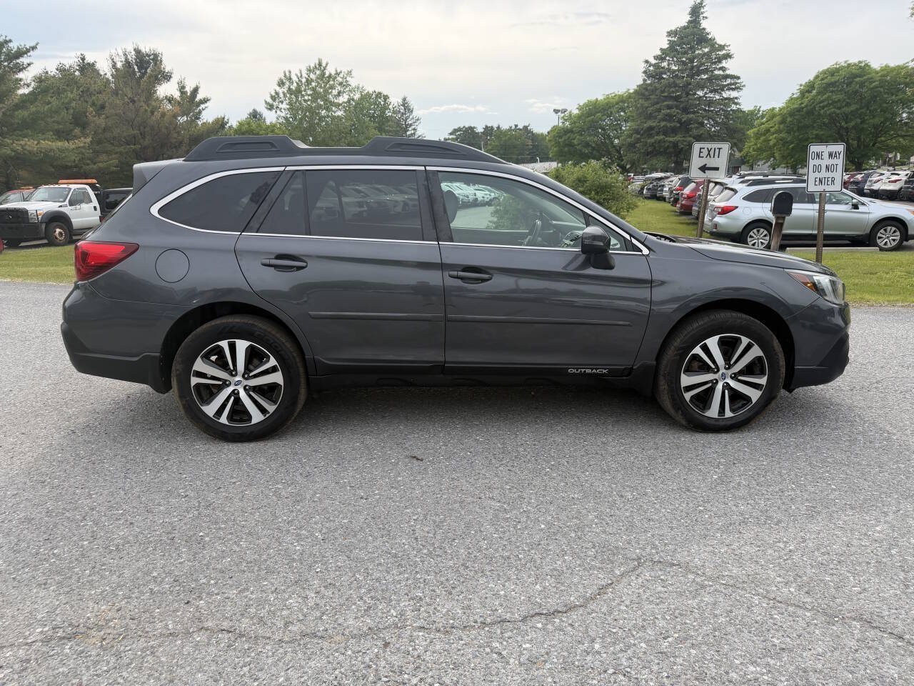 Used 2018 Subaru Outback 2.5i Limited AWD/4WD image 6