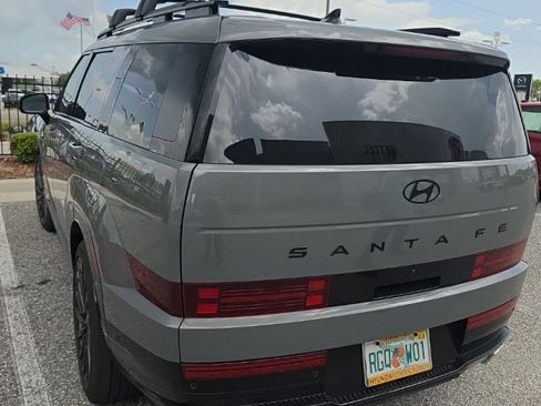 Used 2025 Hyundai Santa Fe Calligraphy FWD image 2