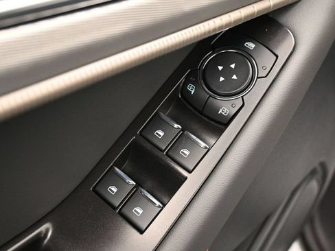 Used 2026 Ford Explorer Active RWD image 13