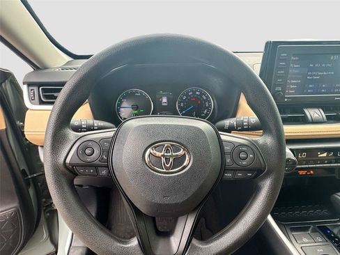 Used 2021 Toyota RAV4 XLE image 11