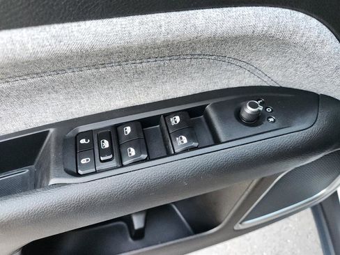 Used 2024 Jeep Compass Latitude image 28