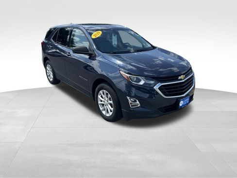 Used 2019 Chevrolet Equinox LS w/ LS Convenience Package FWD image 9