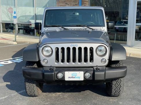 Used 2017 Jeep Wrangler Unlimited Rubicon w/ Connectivity Group AWD/4WD image 12