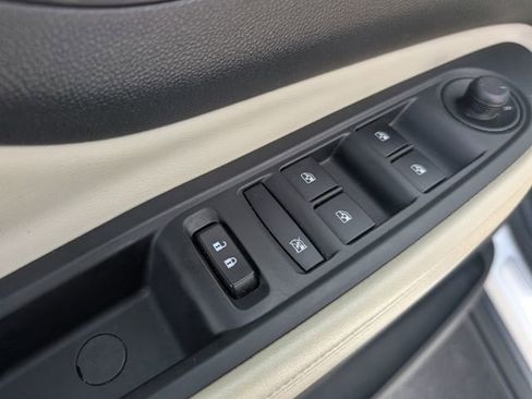 Used 2017 Buick Encore Essence FWD image 15