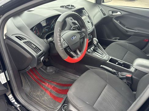Used 2018 Ford Focus SE FWD image 9
