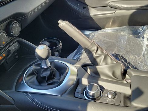 New 2026 MAZDA MX-5 Miata Club w/ Interior Package RWD image 32