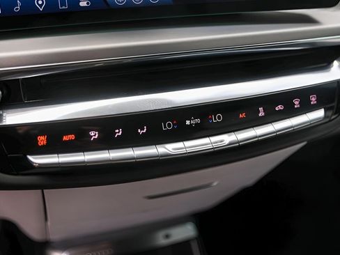 Used 2025 Cadillac Lyriq Luxury RWD image 18
