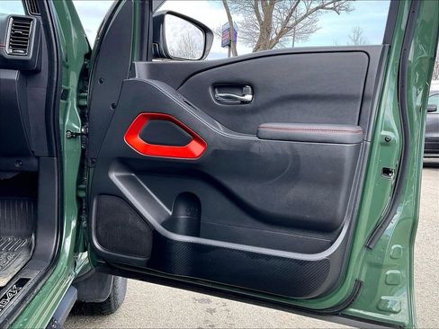 Used 2023 Nissan Frontier PRO-4X w/ Pro Convenience Package image 11