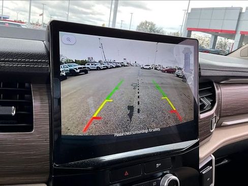 Used 2022 Ford Expedition Limited AWD/4WD image 13