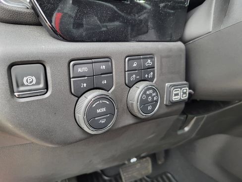 Used 2025 Chevrolet Silverado 1500 RST w/ Texas Edition Plus AWD/4WD image 17