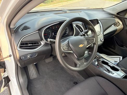 Used 2024 Chevrolet Malibu LT FWD image 34