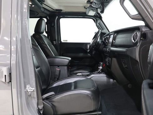 Used 2019 Jeep Wrangler Unlimited Sahara AWD/4WD image 37